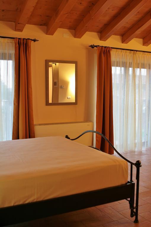 Agriturismo Cavrigo Лоди Стая снимка
